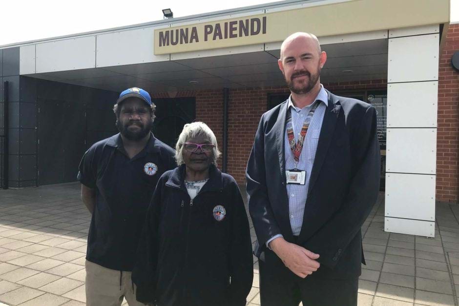 https://www.abc.net.au/news/2019-02-20/aboriginal-healers-treat-patients-alongside-doctors-and-nurses/10826666